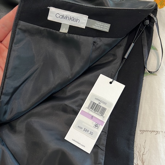 NWT Calvin Klein Faux Leather Skirt - size 6 - Picture 5 of 5